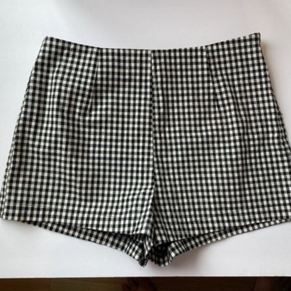 KENDALL & KYLIE BLACK WHITE GINGHAM PLAID SHORTS SIZE MEDIUM NEW WITH TAGS - Picture 3 of 6